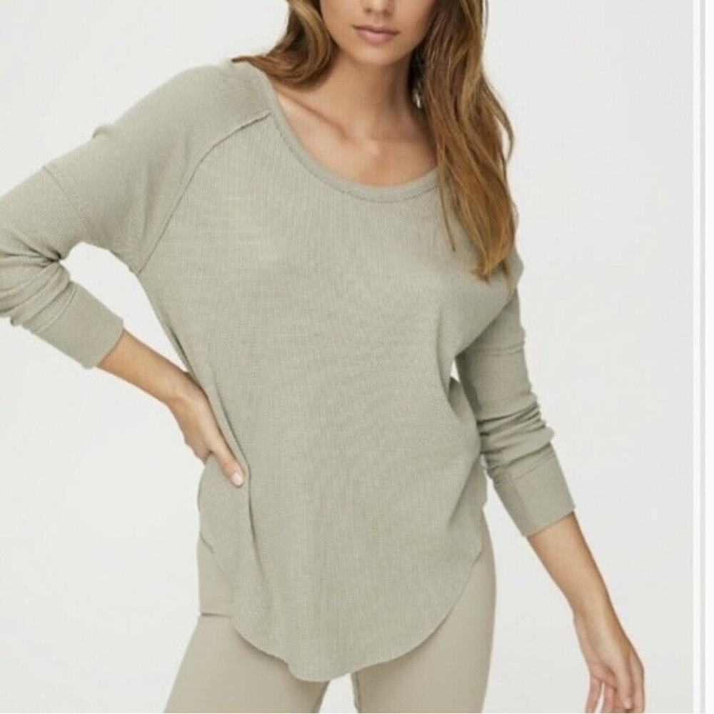 TNA Adler Sage Green Thermal Top Size Large